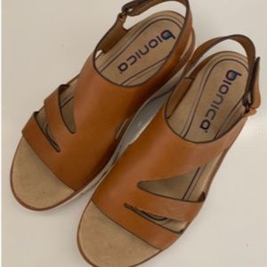 Bionica Brown Leather Sandal